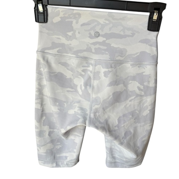 Lululemon Wunder Under Short 10"‎ *Ribbed Camo Jacquard Alpine White Starlight - Picture 8 of 16
